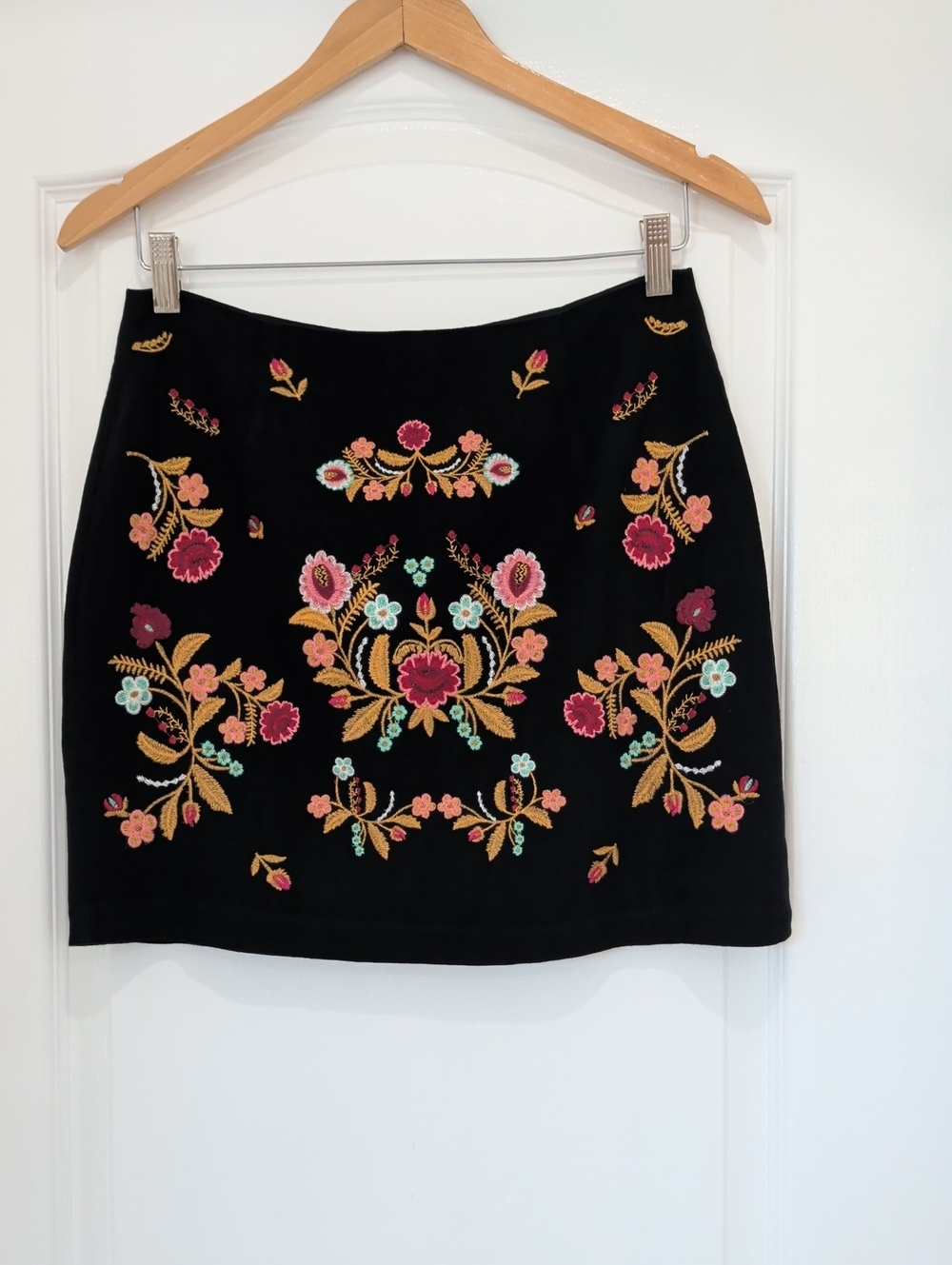 ENTRO Boho Embroidered Black Pencil Mini Skirt S Multi Color Stitching
